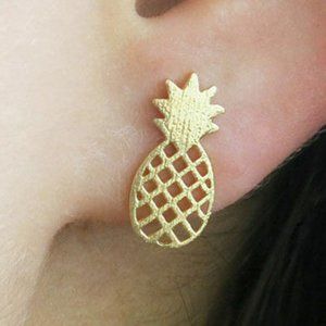 NWOT Gold Pineapple Studs